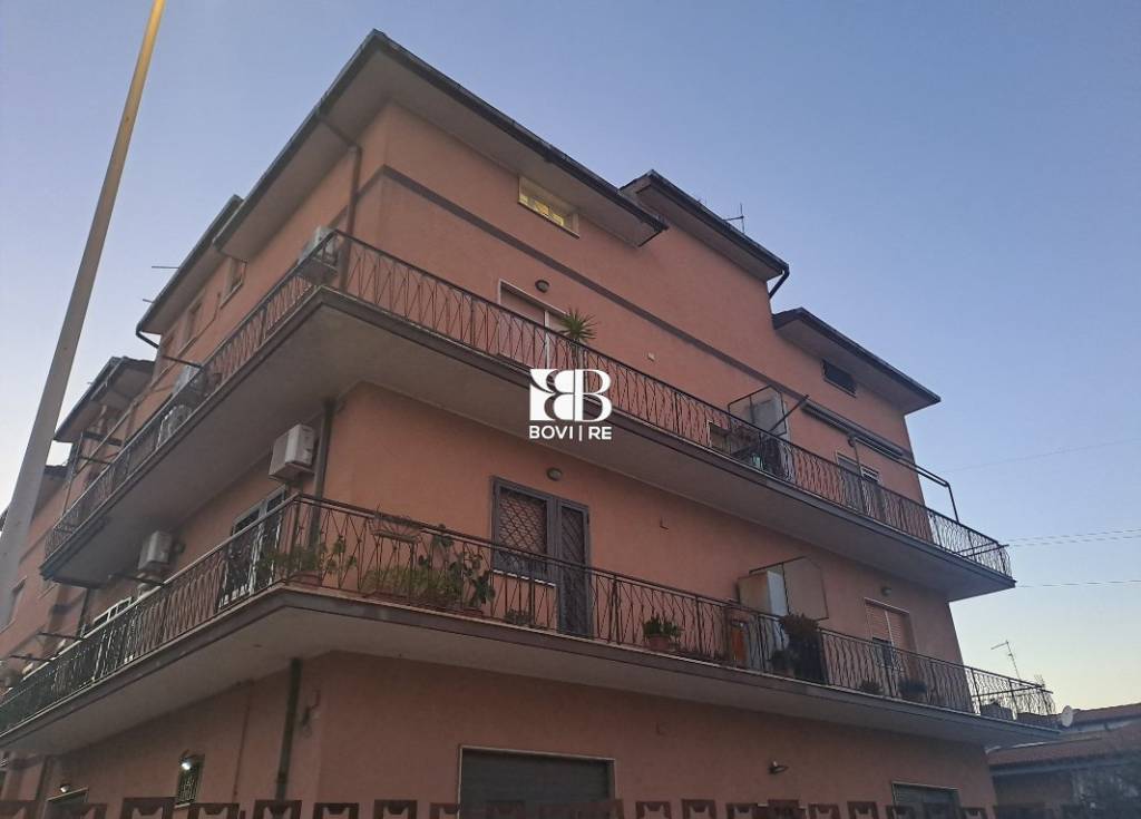 appartamento in vendita a Roma in zona Lunghezza