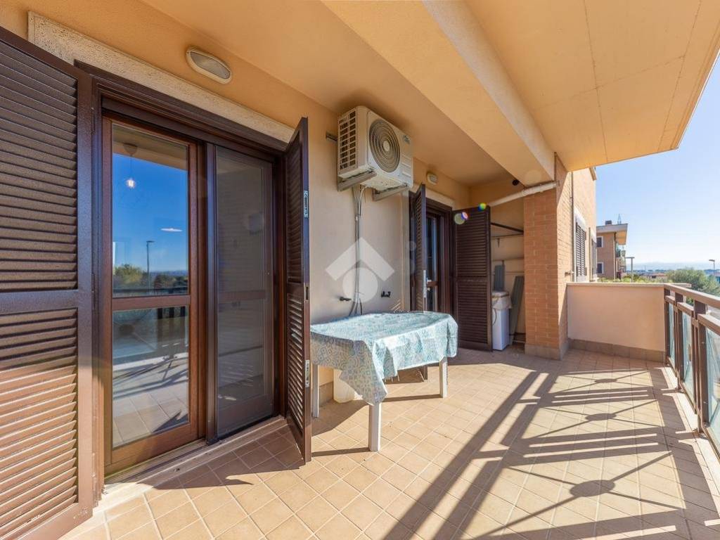 appartamento in vendita a Roma in zona Castelverde