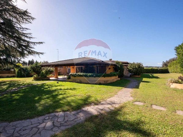 casa indipendente in vendita a Roma in zona Prima Porta