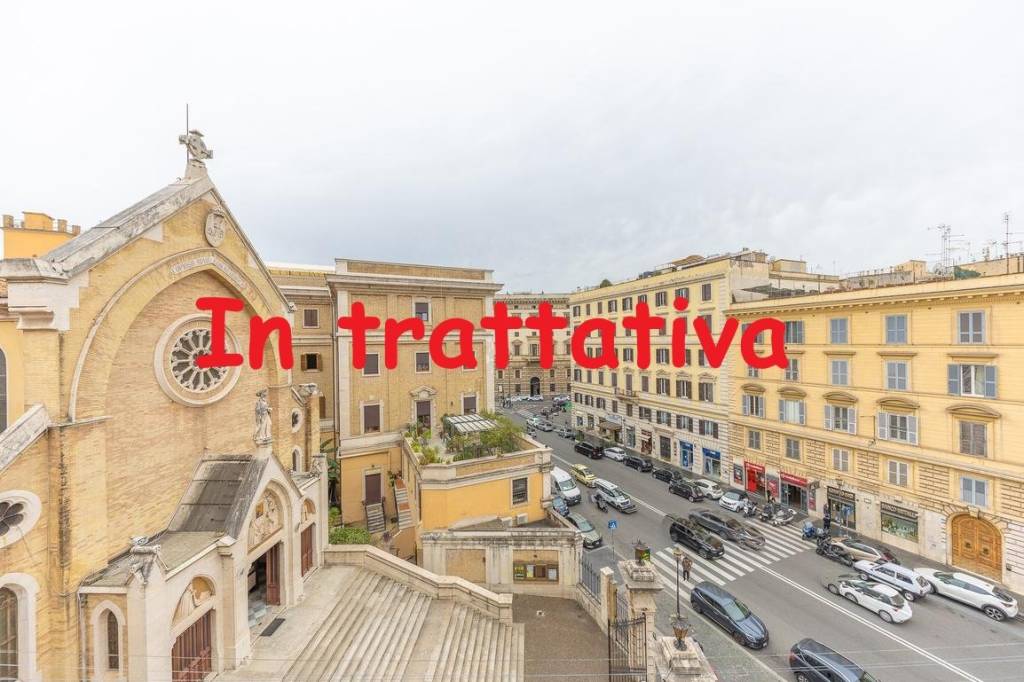 appartamento in vendita a Roma in zona Esquilino