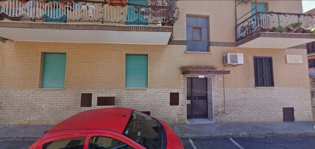 appartamento in vendita a Roma in zona Colle del Sole