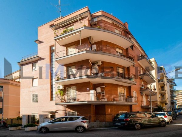 appartamento in vendita a Roma in zona Gianicolense