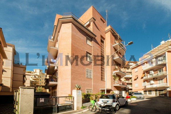 appartamento in vendita a Roma in zona Gianicolense