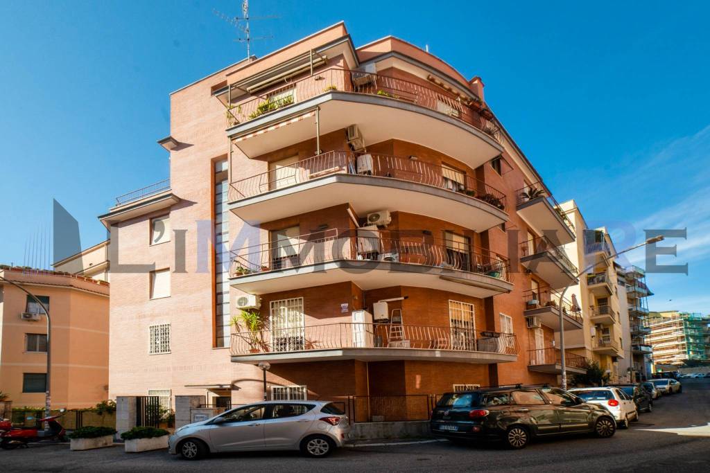 appartamento in vendita a Roma in zona Gianicolense