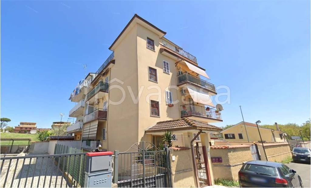 appartamento in vendita a Roma in zona Borghesiana