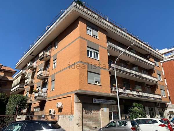 appartamento in vendita a Roma in zona Appio Claudio