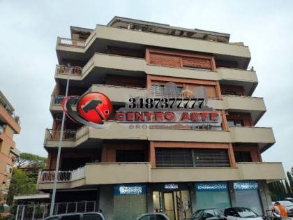 appartamento in vendita a Roma in zona Ardeatino