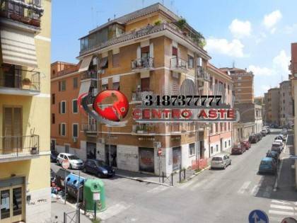 appartamento in vendita a Roma in zona Tuscolano