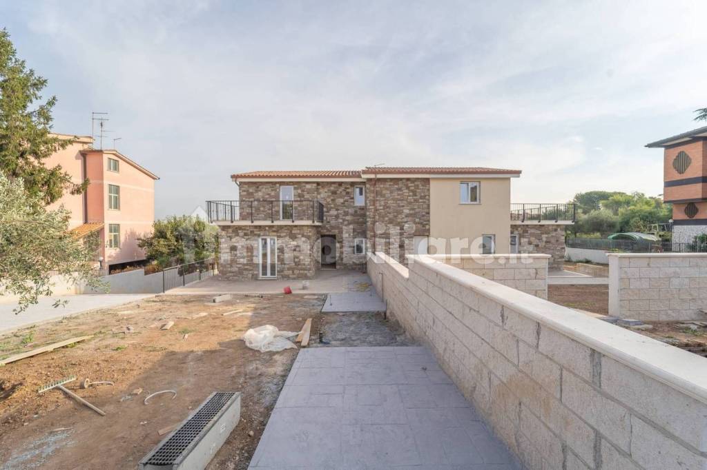 casa indipendente in vendita a Roma in zona Tor Vergata/Torrenova