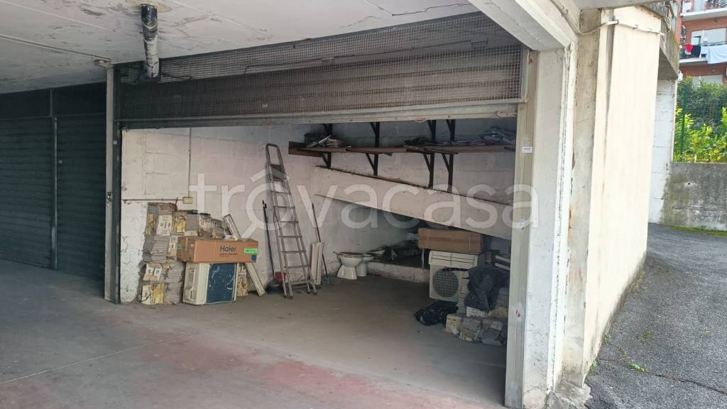 locale di sgombero in vendita a Roma in zona Casalotti