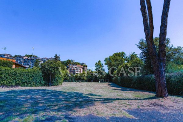 appartamento in vendita a Roma in zona Tomba di Nerone