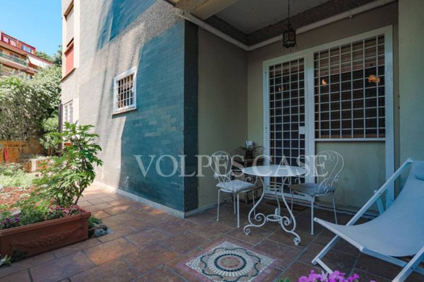 appartamento in vendita a Roma in zona Tomba di Nerone