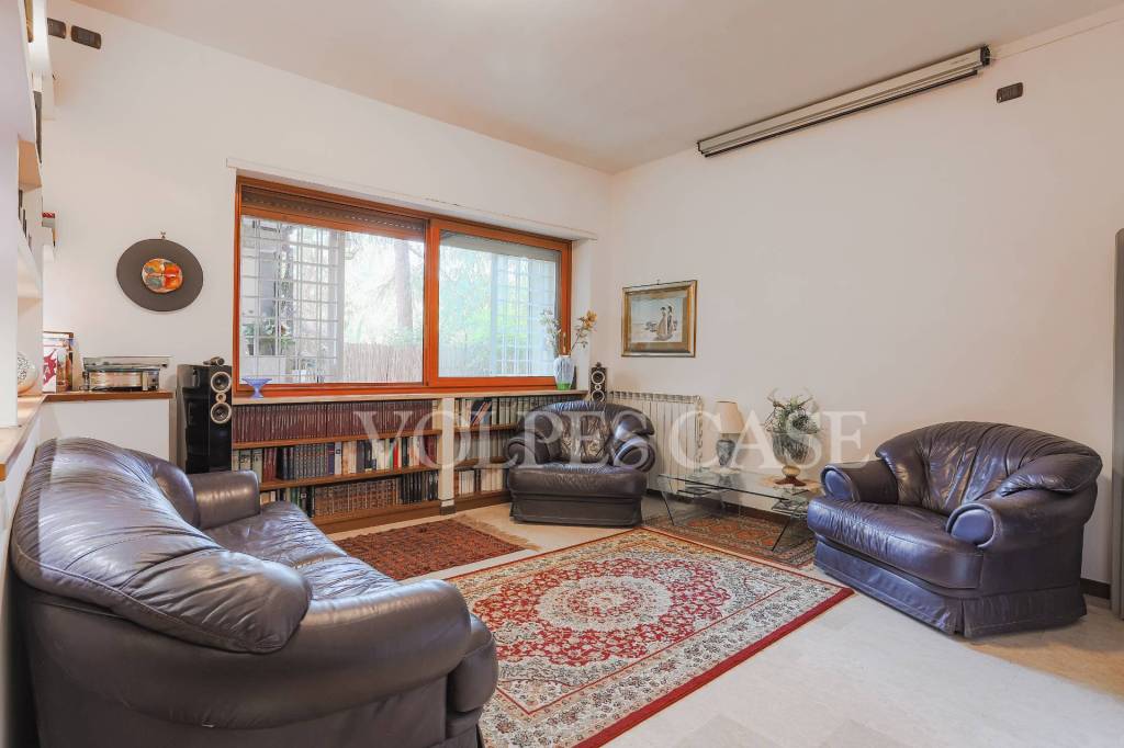 appartamento in vendita a Roma in zona Tomba di Nerone