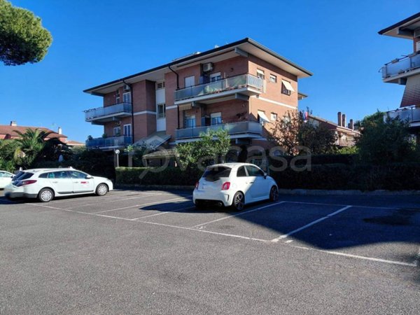 appartamento in vendita a Roma in zona Casal Morena