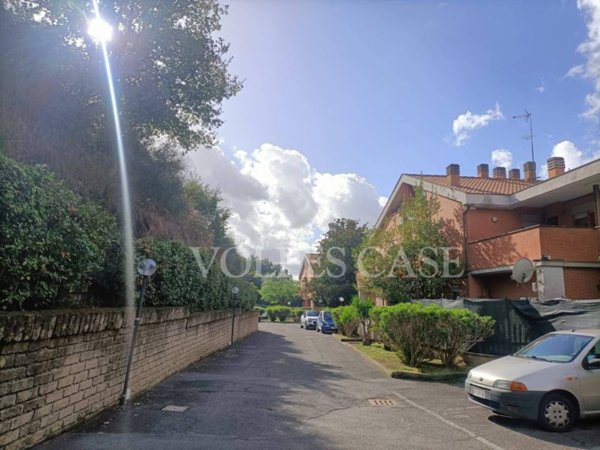 appartamento in vendita a Roma in zona Prima Porta