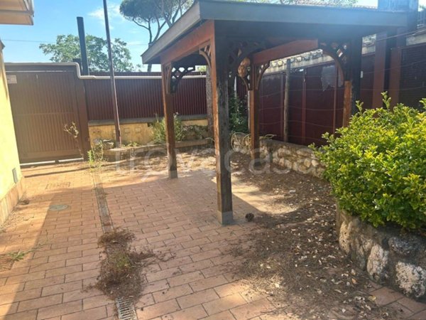 casa indipendente in vendita a Roma in zona Casal Morena