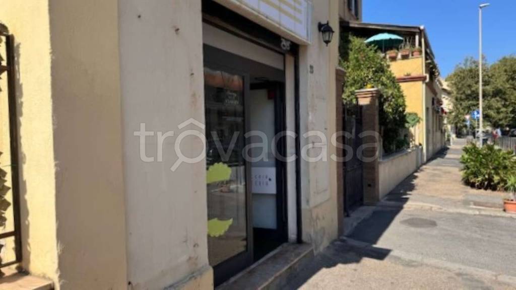 negozio in vendita a Roma in zona Ostia