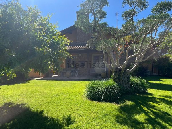 casa indipendente in vendita a Roma in zona Pantan Monastero