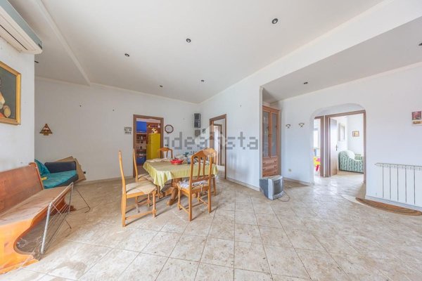 appartamento in vendita a Roma in zona Giardini di Corcolle