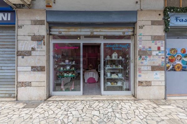 negozio in vendita a Roma in zona Alessandrino