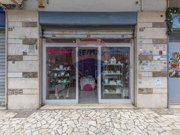 negozio in vendita a Roma in zona Alessandrino