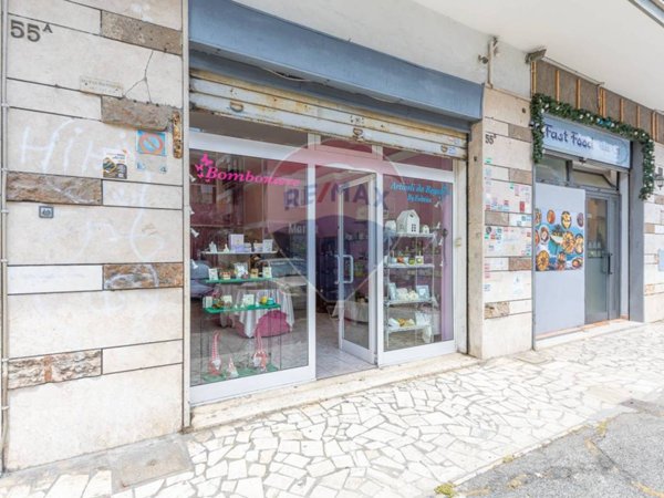 negozio in vendita a Roma in zona Alessandrino
