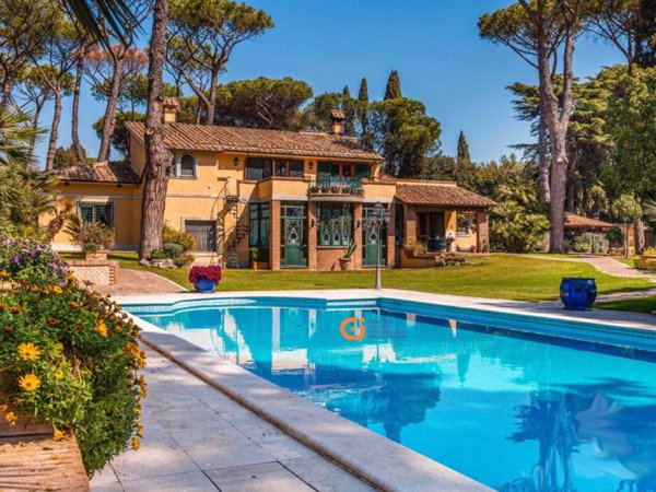 casa indipendente in vendita a Roma