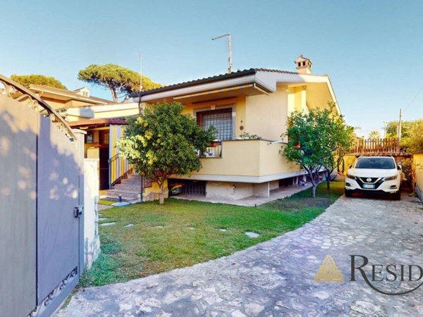 casa indipendente in vendita a Roma in zona Infernetto