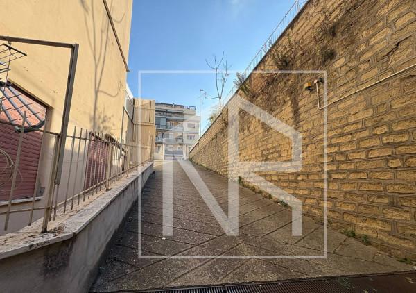 negozio in vendita a Roma in zona Torre Maura