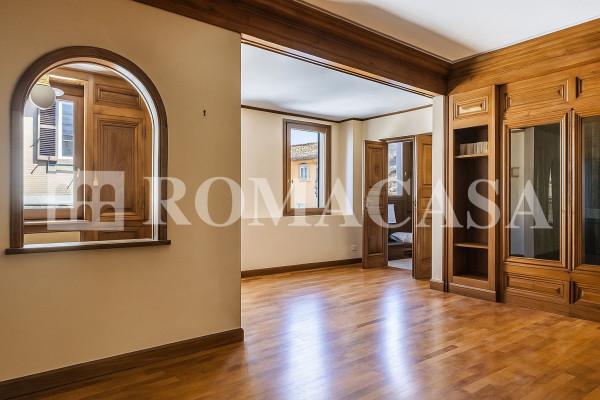 appartamento in vendita a Roma in zona Parione/Sant'Eustachio