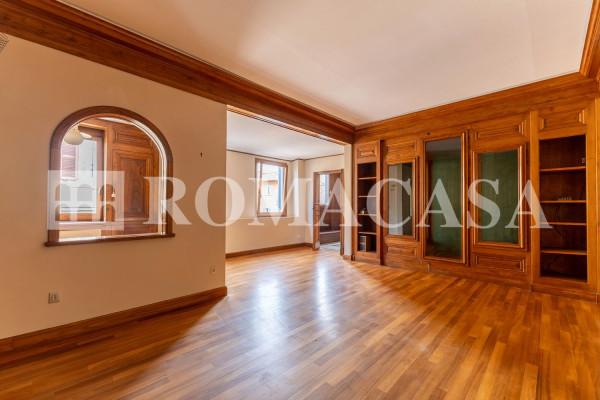 appartamento in vendita a Roma in zona Parione/Sant'Eustachio