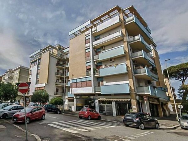 appartamento in vendita a Roma in zona Ostia