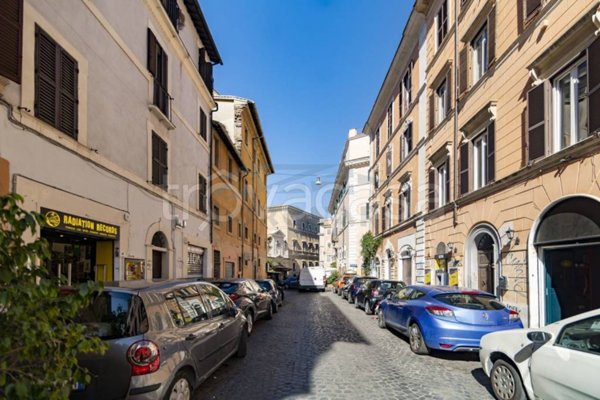 appartamento in vendita a Roma in zona Trastevere