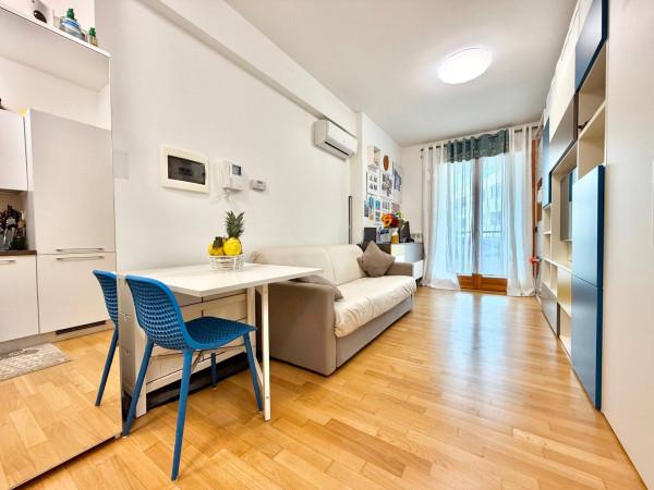 appartamento in vendita a Roma in zona Fonte Laurentina