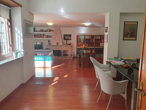 appartamento in vendita a Roma in zona Ardeatino