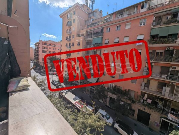 appartamento in vendita a Roma in zona Tuscolano