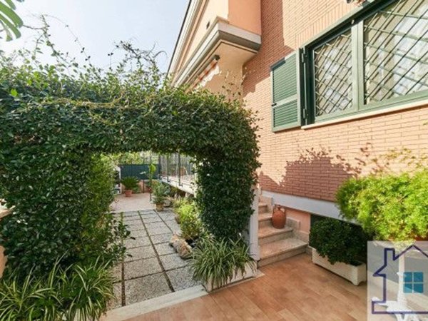 casa indipendente in vendita a Roma in zona Tor Bella Monaca