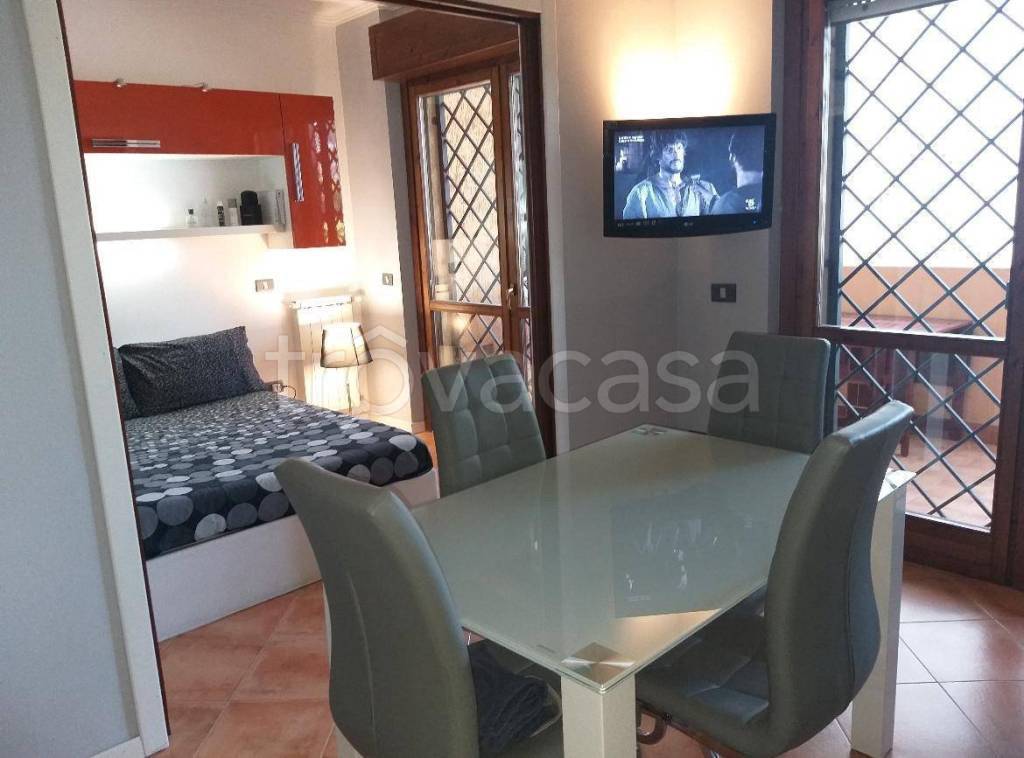 appartamento in vendita a Roma in zona Ostia