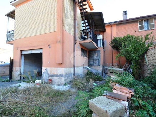 appartamento in vendita a Roma in zona Finocchio