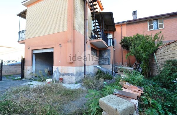 appartamento in vendita a Roma in zona Finocchio