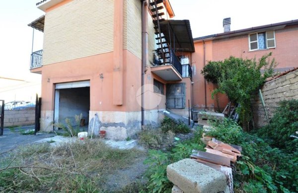 appartamento in vendita a Roma in zona Finocchio