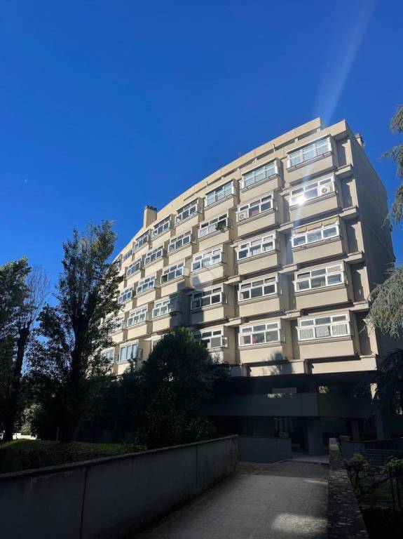 appartamento in vendita a Roma in zona Ardeatino