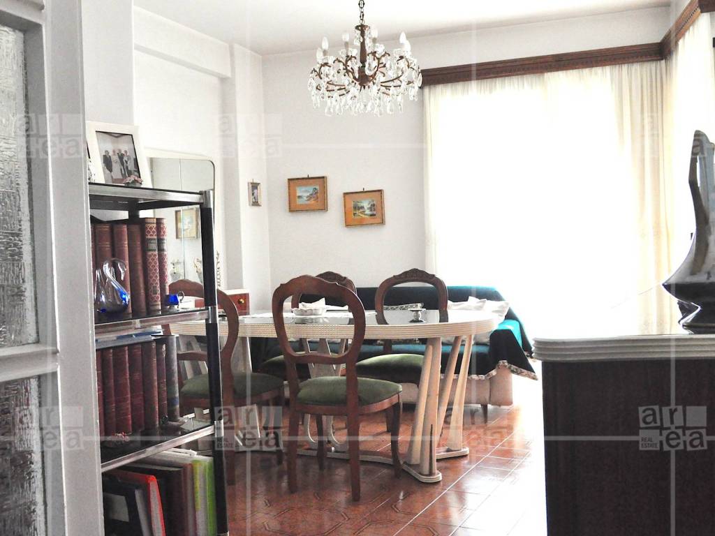 appartamento in vendita a Roma in zona Ardeatino