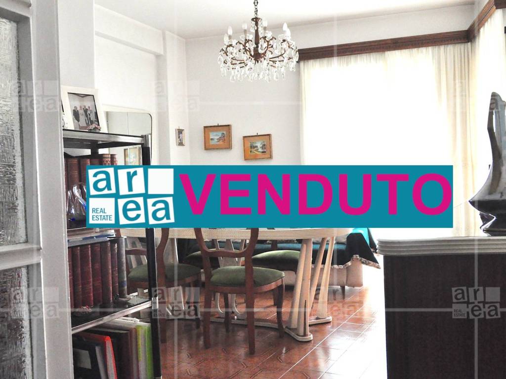 appartamento in vendita a Roma in zona Ardeatino