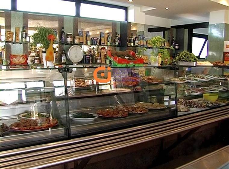 negozio in vendita a Roma in zona Appio Latino