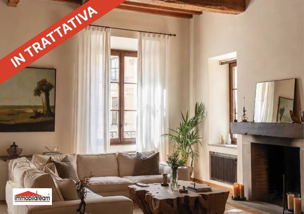 appartamento in vendita a Roma in zona Rione Monti/Campitelli