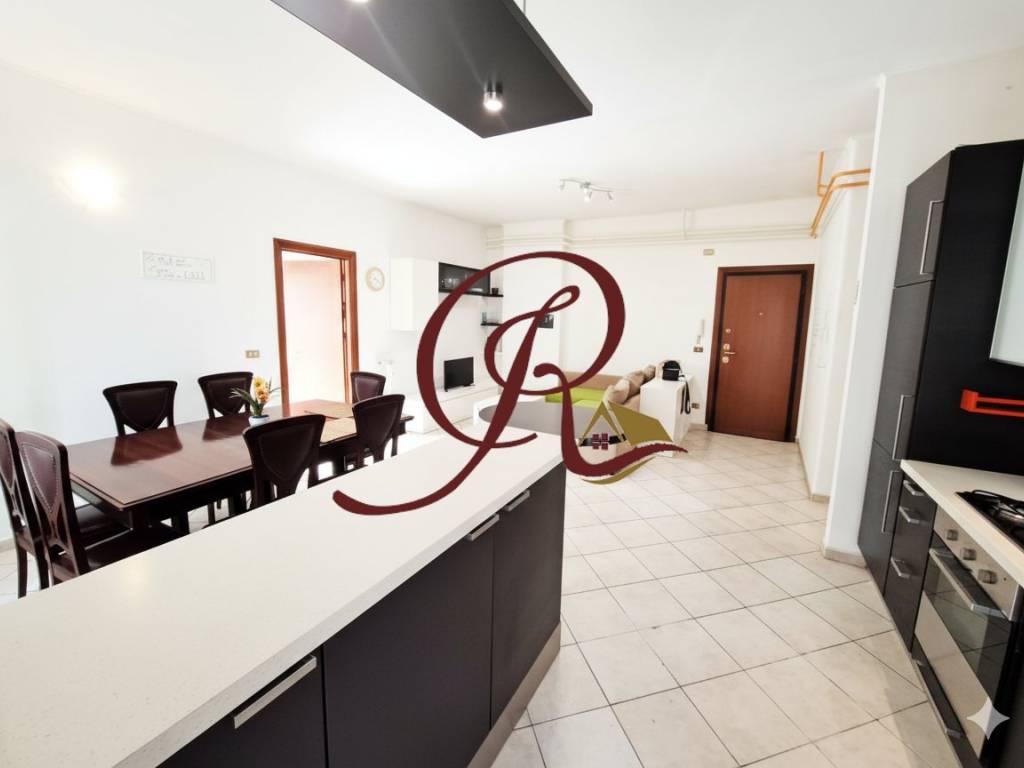 appartamento in vendita a Roma in zona Ardeatino