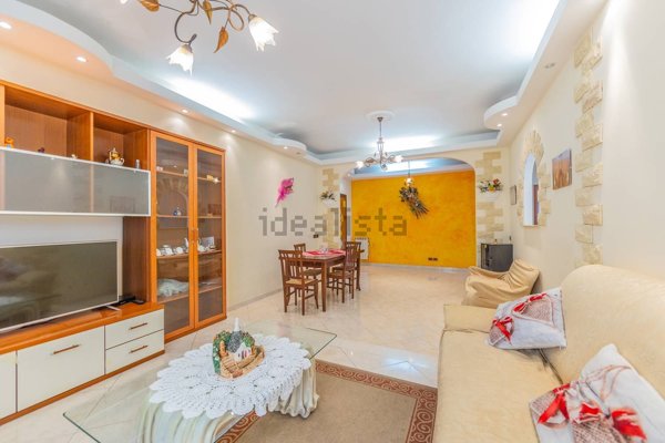 appartamento in vendita a Roma in zona Torre Angela