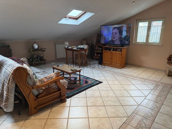 appartamento in vendita a Roma in zona Torre Angela