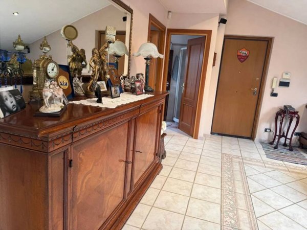 appartamento in vendita a Roma in zona Torre Angela